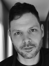 Portraitfoto von Dominik Bollow
